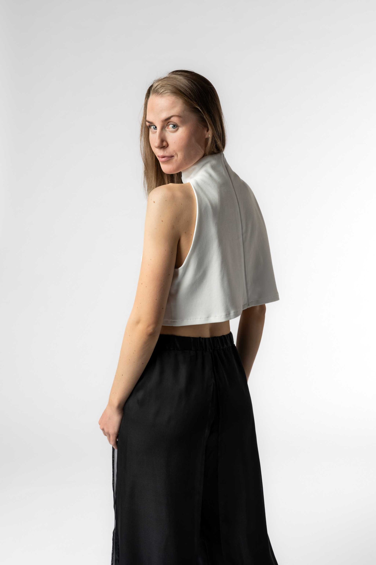 The High Neck Top White - Short